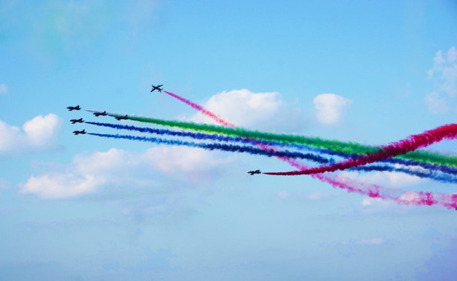 nhung dieu khien abu dhabi tuyet dieu hon dubai