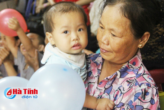 vui hoi trang ram tren oc dao hong lam