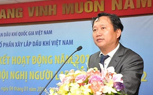 trinh xuan thanh tu xe lexus bien xanh den lenh truy na quoc te