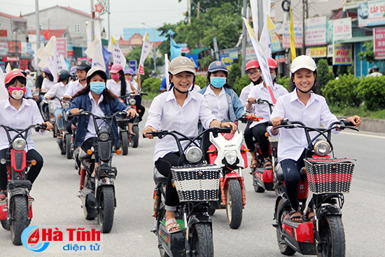 600 dvtn tham gia ngay hoi thanh nien voi van hoa giao thong