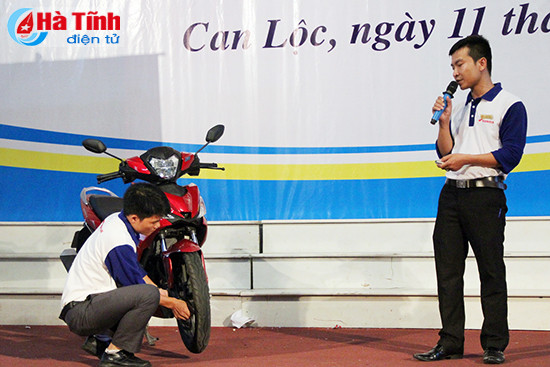 600 dvtn tham gia ngay hoi thanh nien voi van hoa giao thong