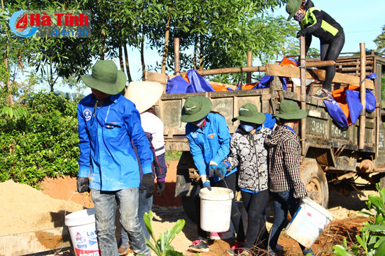 sinh vien dai hoc ha tinh soi noi tinh nguyen he