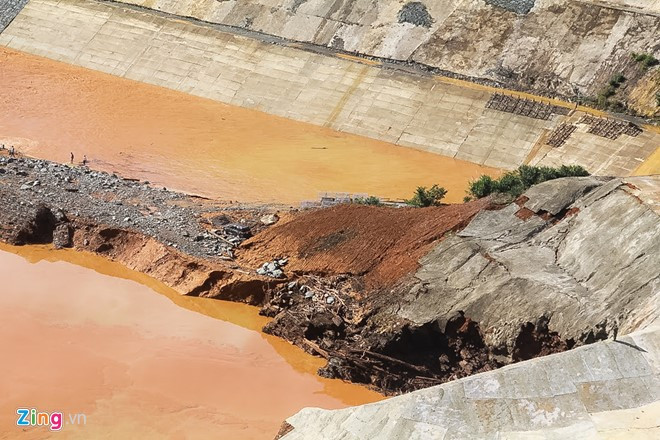 hien truong vu vo duong ong thuy dien o quang nam