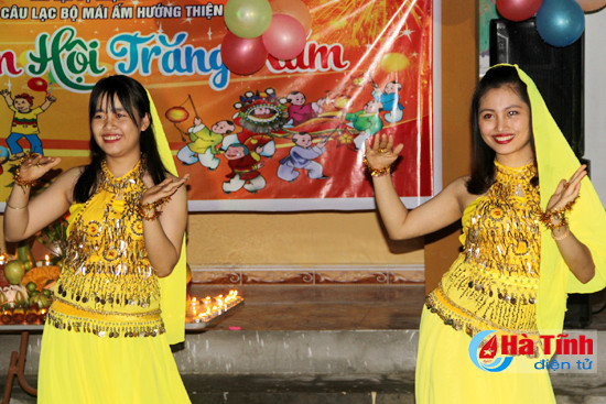 vui hoi trang ram tren oc dao hong lam