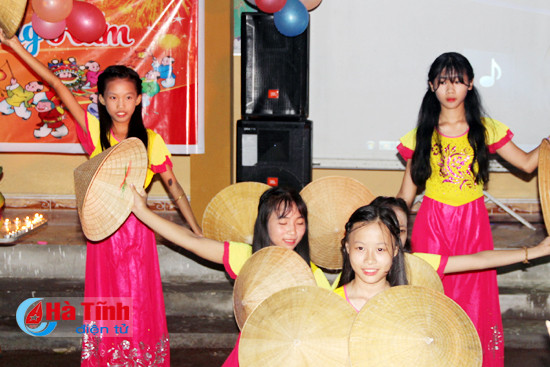 vui hoi trang ram tren oc dao hong lam