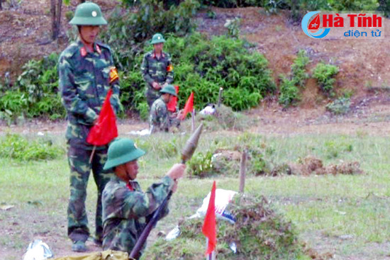 dai doi bo binh 4 ban hoa luc b40 va sung coi 60