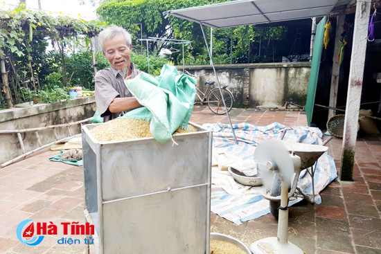 mua lon nong dan ngay ngay lo lua nay mam