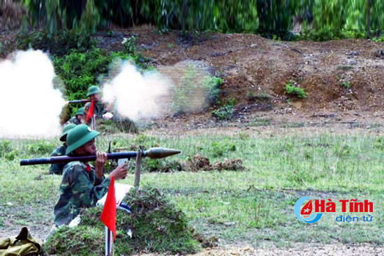 dai doi bo binh 4 ban hoa luc b40 va sung coi 60