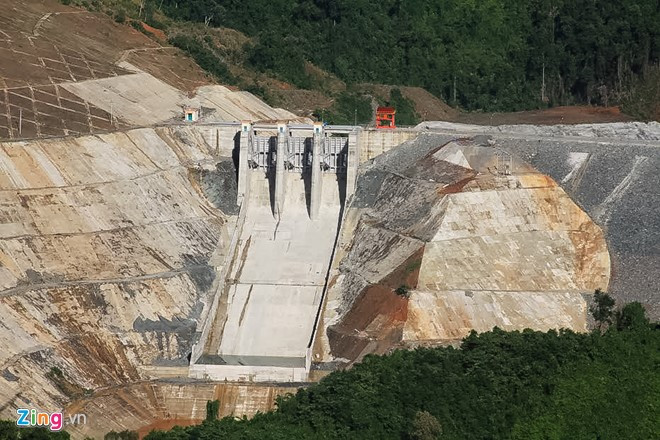 hien truong vu vo duong ong thuy dien o quang nam