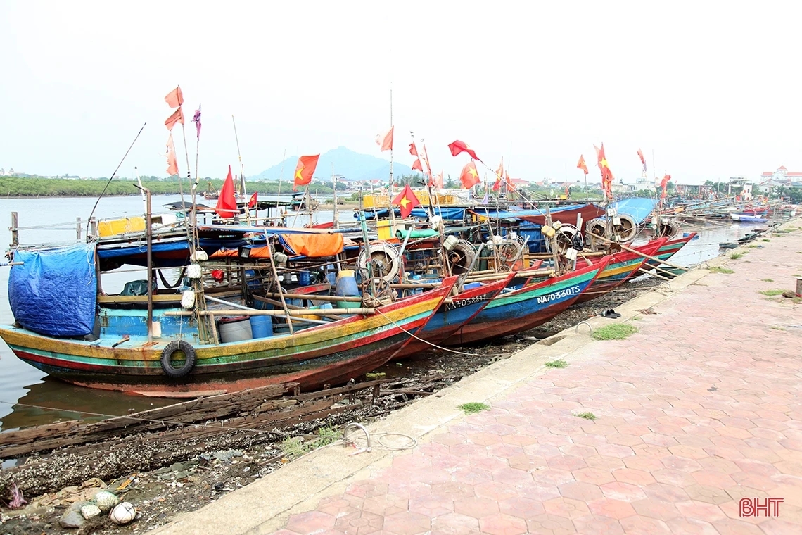 Triển khai các biện pháp bảo vệ tính mạng, tài sản cho người dân trước ảnh hưởng bão số 4