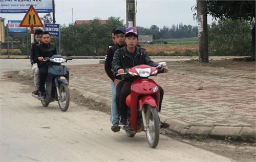 Tình trạng sử dụng chất kích thích và không đội mũ bảo hiểm diễn ra phổ biến khi tham gia giao thông dịp trước và trong tết