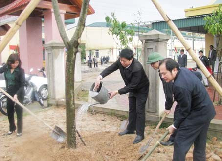Nhiều địa phương, đơn vị tổ chức trồng cây đầu xuân