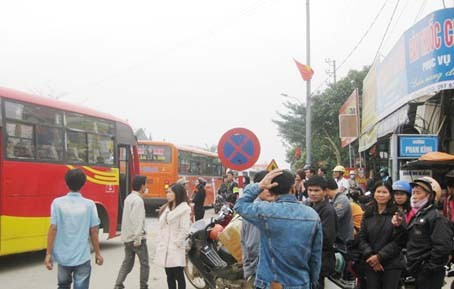 Đón khách bên lề ngay điểm cấm dừng xe