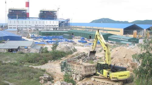 Trên công trường nhà máy nhiệt điện Vũng Áng