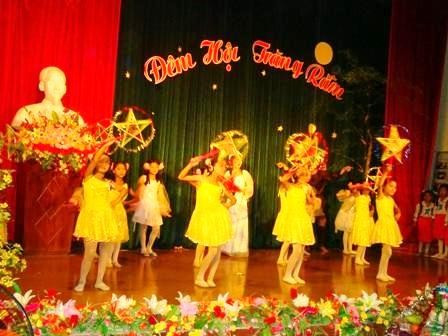 “Đêm hội trăng rằm” có ý nghĩa thiết thực góp phần tạo điều kiện để mọi trẻ em được vui chơi lành mạnh.