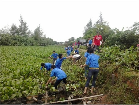 ĐVTN huyện Lộc Hà khơi thông sông Én