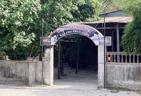 Ổ mại dâm núp bóng quán cà phê