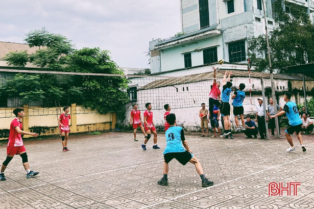150 VĐV tranh tài bóng chuyền nam Đại hội TDTT thành phố Hà Tĩnh