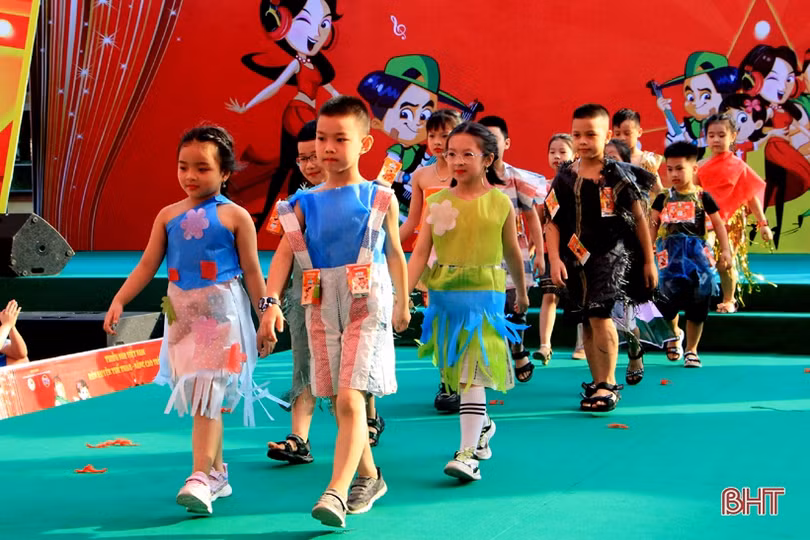 Hơn 1.000 học sinh TP Hà Tĩnh tham gia rèn luyện thể thao, nâng cao trí lực