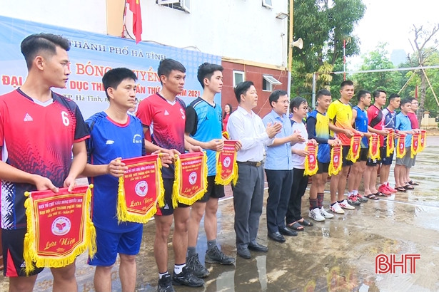 150 VĐV tranh tài bóng chuyền nam Đại hội TDTT thành phố Hà Tĩnh