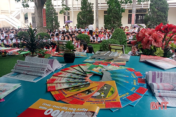 Gần 1.300 học sinh thị xã Hồng Lĩnh tham gia ngày hội đọc sách 