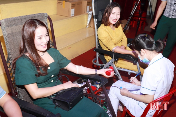 Thu về 240 đơn vị máu trong ngày hội “Giọt máu hồng tình nguyện” ở Nghi Xuân