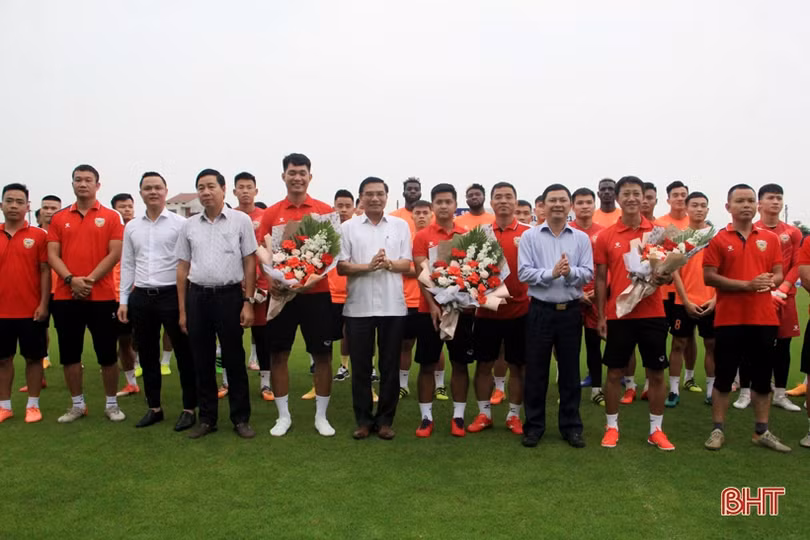 Tân HLV Nguyễn Thành Công chính thức tiếp quản Hồng Lĩnh Hà Tĩnh