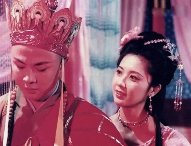 Cuộc sống mưu sinh nhọc nhằn của Đường Tăng điển trai nhất Tây Du Ký - 8 Cuộc sống mưu sinh nhọc nhằn của “Đường Tăng” điển trai nhất “Tây Du Ký”