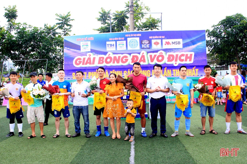 Khởi tranh Giải Bóng đá vô địch các dòng họ Hà Tĩnh lần thứ nhất