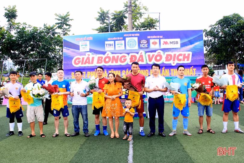 Khởi tranh Giải Bóng đá vô địch các dòng họ Hà Tĩnh lần thứ nhất