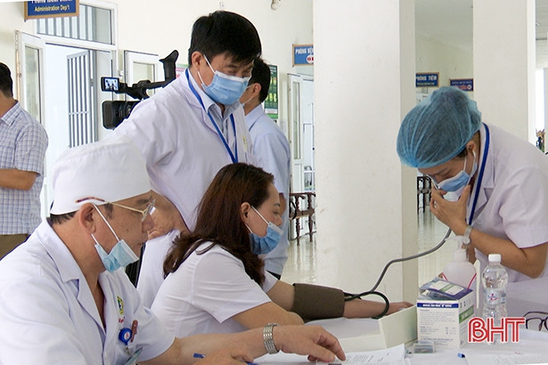 Thị xã Hồng Lĩnh tiêm vắc-xin phòng Covid-19 cho đối tượng ưu tiên