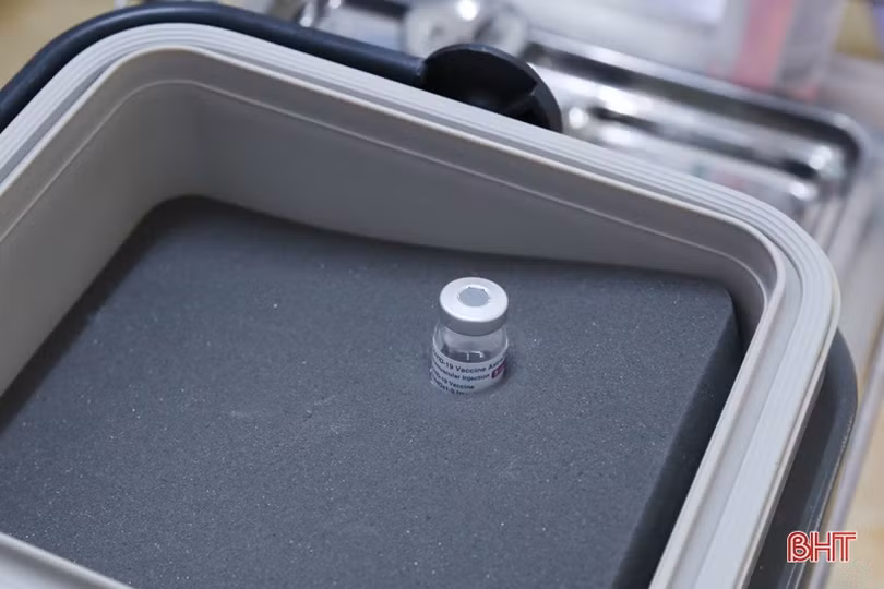 Cận cảnh những mũi tiêm vắc-xin phòng Covid-19 đầu tiên ở Hà Tĩnh