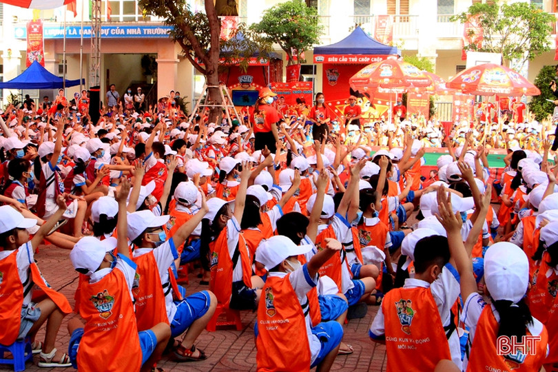 Hơn 1.000 học sinh TP Hà Tĩnh tham gia rèn luyện thể thao, nâng cao trí lực