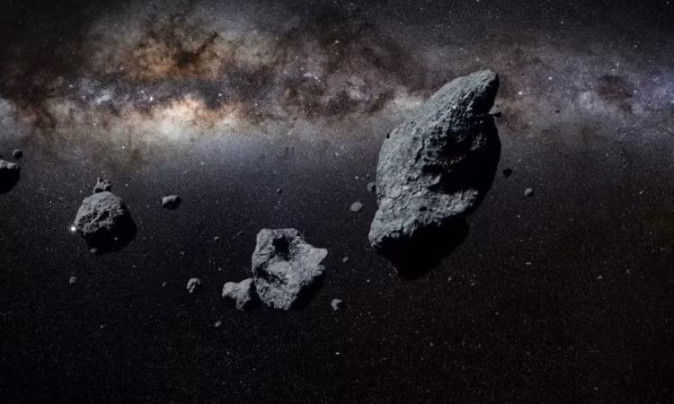 Ba thiên thể to hơn sân bóng đá lao về phía Trái Đất