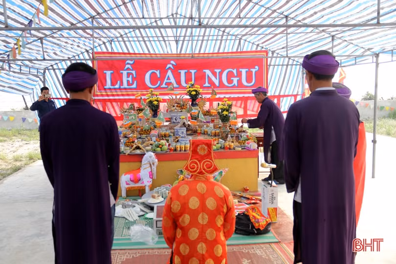 Khám phá lễ cầu ngư của làng chài ven biển Hà Tĩnh