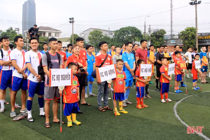 Khởi tranh Giải Bóng đá vô địch các dòng họ Hà Tĩnh lần thứ nhất