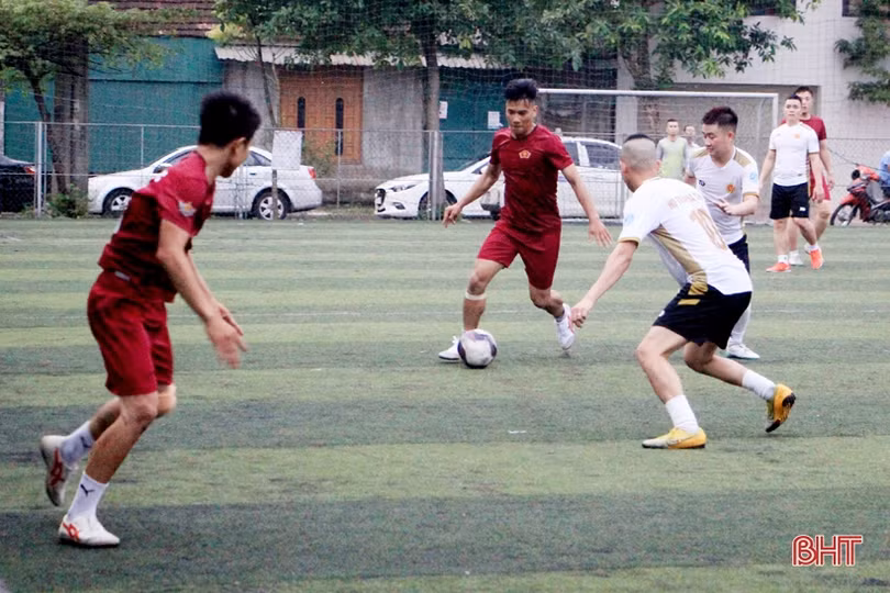 Khởi tranh Giải Bóng đá vô địch các dòng họ Hà Tĩnh lần thứ nhất