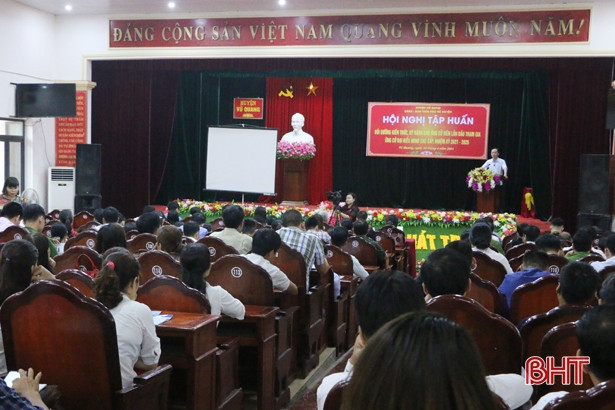 Vũ Quang bồi dưỡng kỹ năng ứng cử cho 320 ứng viên 