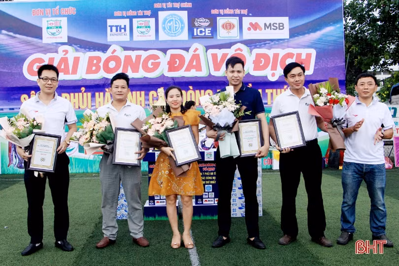 Khởi tranh Giải Bóng đá vô địch các dòng họ Hà Tĩnh lần thứ nhất