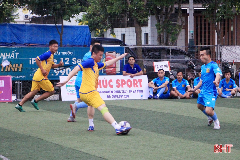 Khởi tranh Giải Bóng đá vô địch các dòng họ Hà Tĩnh lần thứ nhất