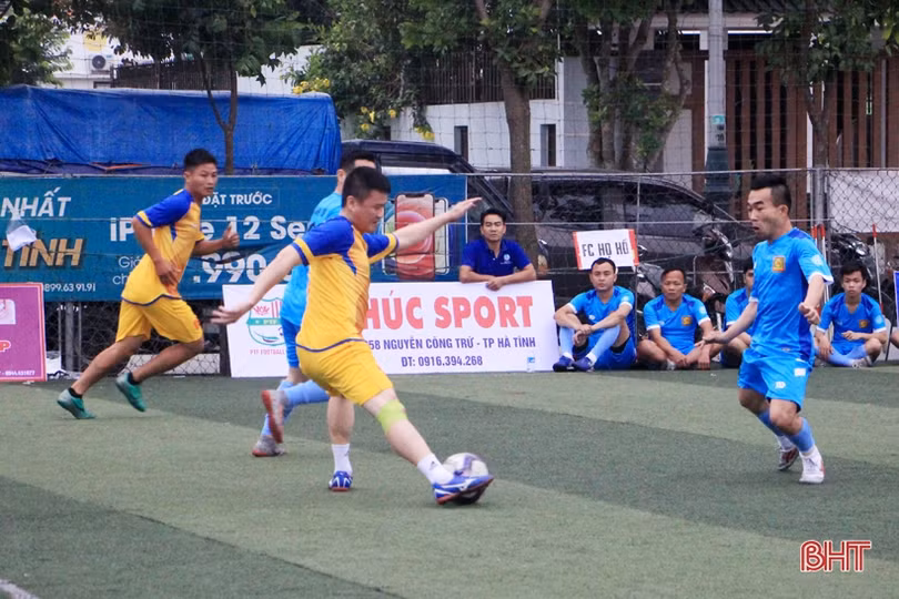 Khởi tranh Giải Bóng đá vô địch các dòng họ Hà Tĩnh lần thứ nhất