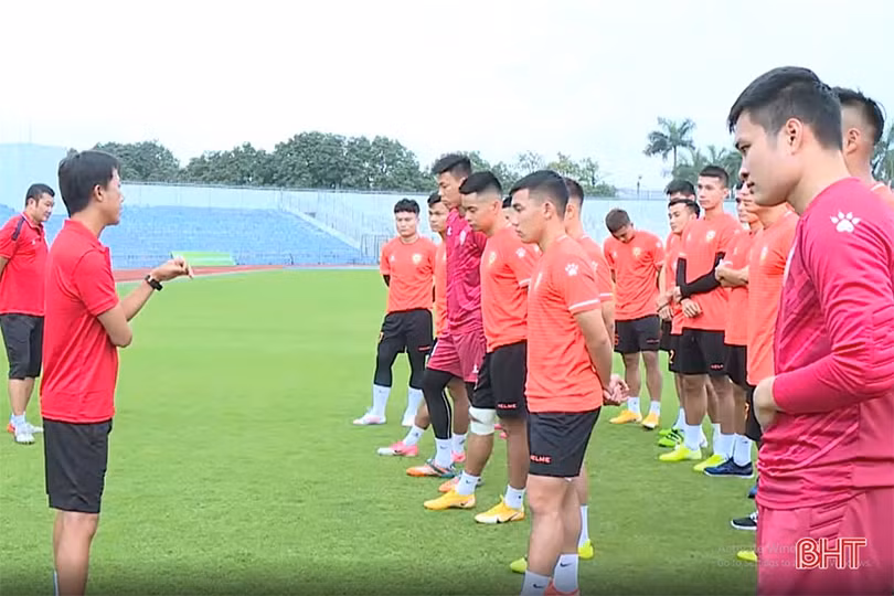 Hồng Lĩnh Hà Tĩnh “thay tướng”, người hâm mộ mong đợi những khởi sắc