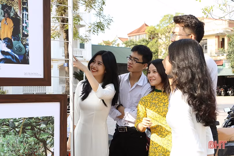 Hà Tĩnh khai mạc Ngày sách Việt Nam và triển lãm về chủ quyền biển đảo