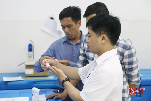 Hà Tĩnh đã chuẩn bị chu đáo cho đợt tiêm 7.300 liều vacxin phòng Covid-19, bắt đầu từ ngày 15/4
