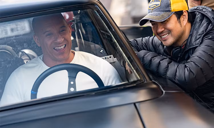 “Fast & Furious 9” cho ôtô bay vào vũ trụ