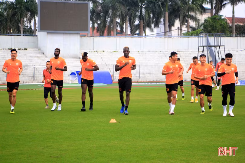 Tân HLV Nguyễn Thành Công chính thức tiếp quản Hồng Lĩnh Hà Tĩnh