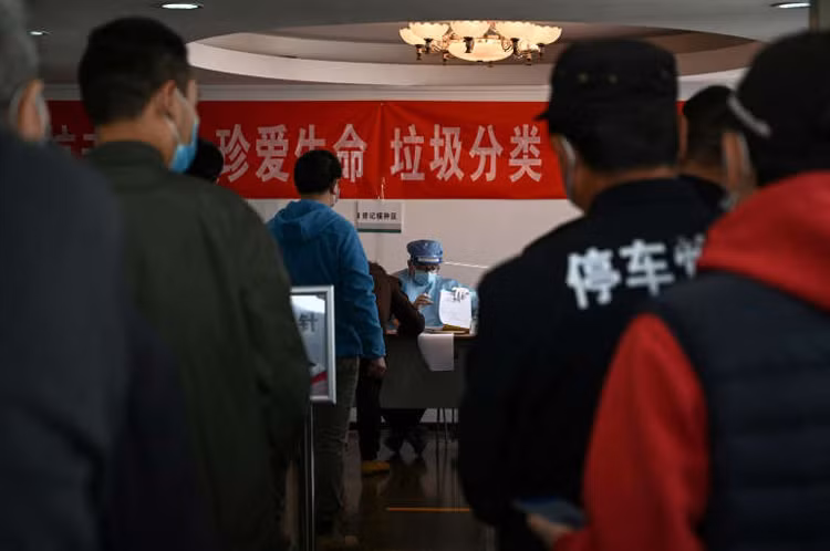 Trung Quốc cân nhắc “trộn” các loại vaccine COVID-19