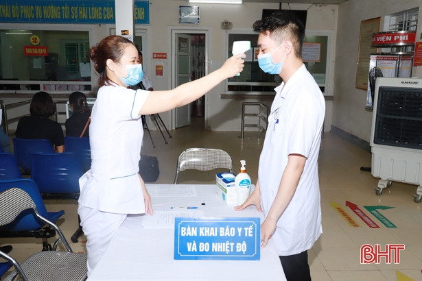 Nghi Xuân, Lộc Hà tiêm vắc-xin phòng Covid-19 cho đối tượng ưu tiên