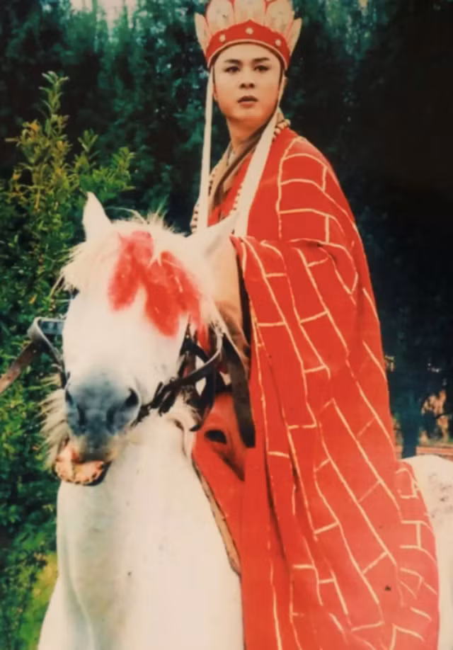 Cuộc sống mưu sinh nhọc nhằn của “Đường Tăng” điển trai nhất “Tây Du Ký”