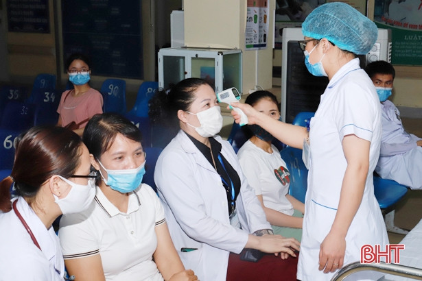 Nghi Xuân, Lộc Hà tiêm vắc-xin phòng Covid-19 cho đối tượng ưu tiên